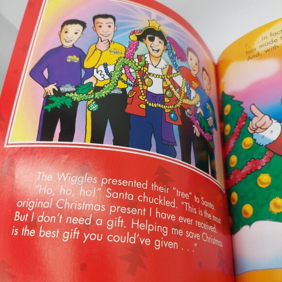 The Wiggles A Very Wiggly Christmas Hardback Book 2003 - Picture 8 of 9